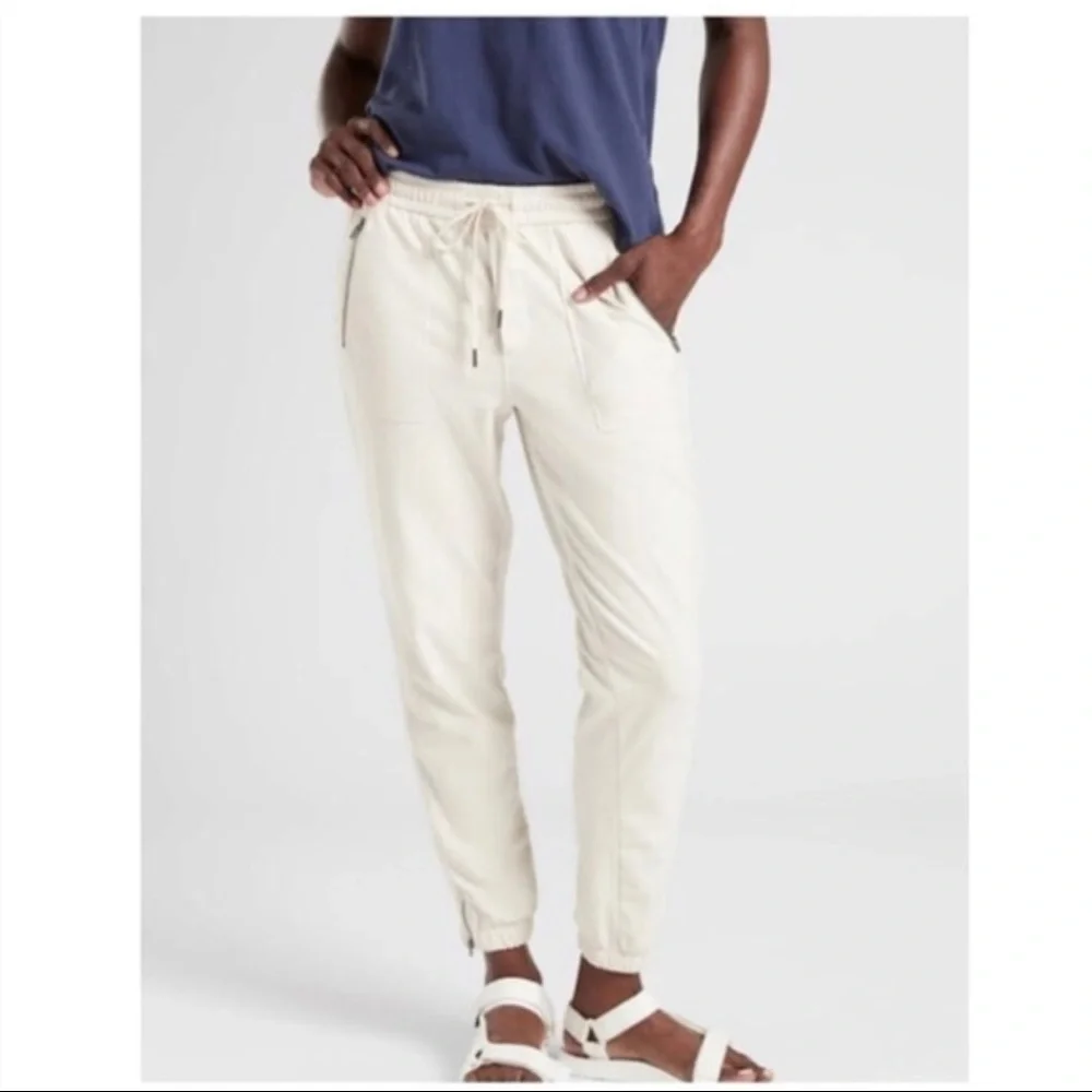 ATHLETA Farallon Stretch Jogger Pant in Putty Size 8 - Picture 4 of 15